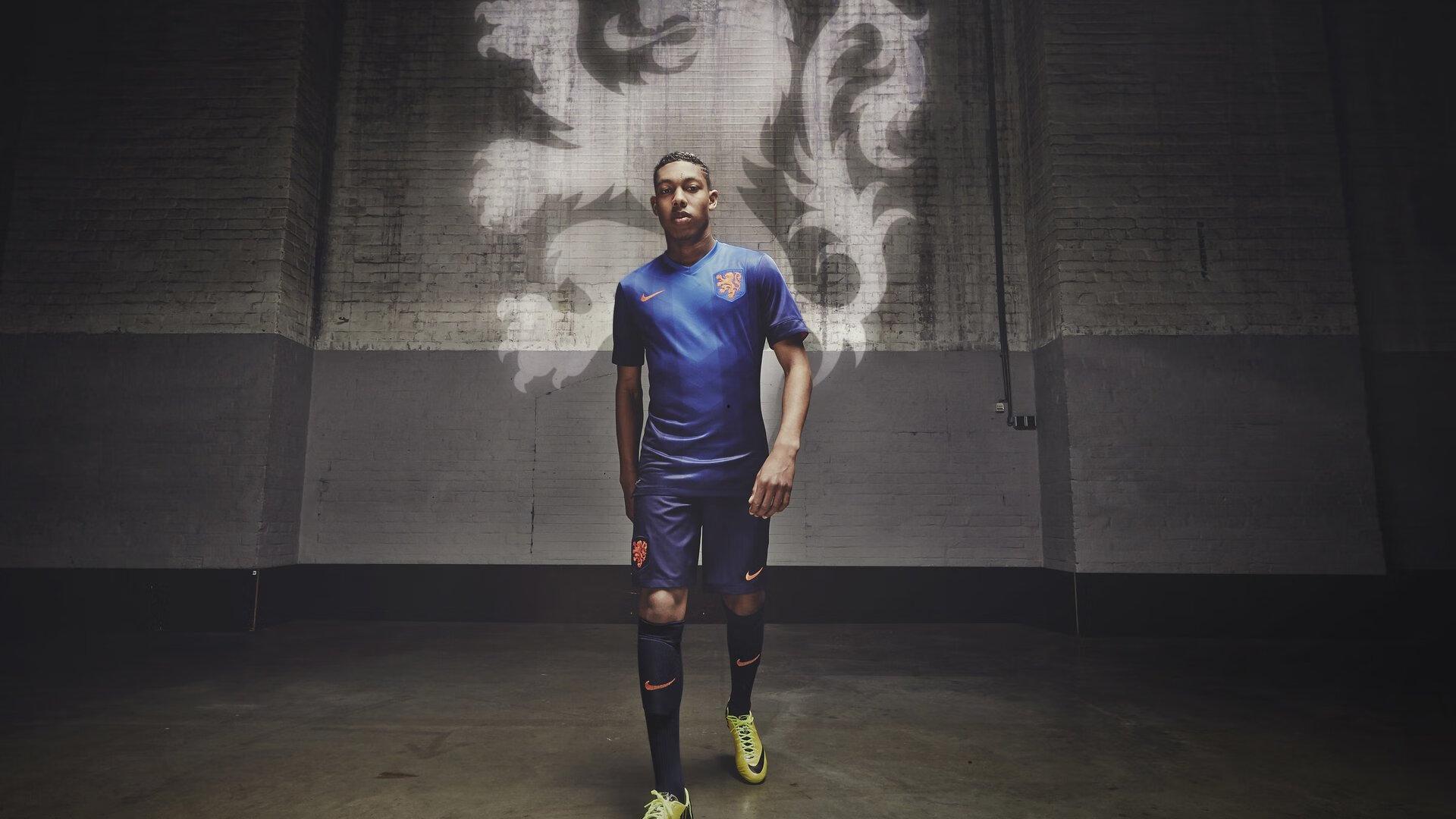 埃泽帽子戏法闪耀北伦敦德比!阿森纳4-1大胜热刺,官方最佳球员投票引发球迷热议